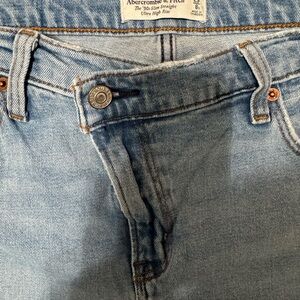 Abercrombie & Fitch woman’s Blue Jeans
